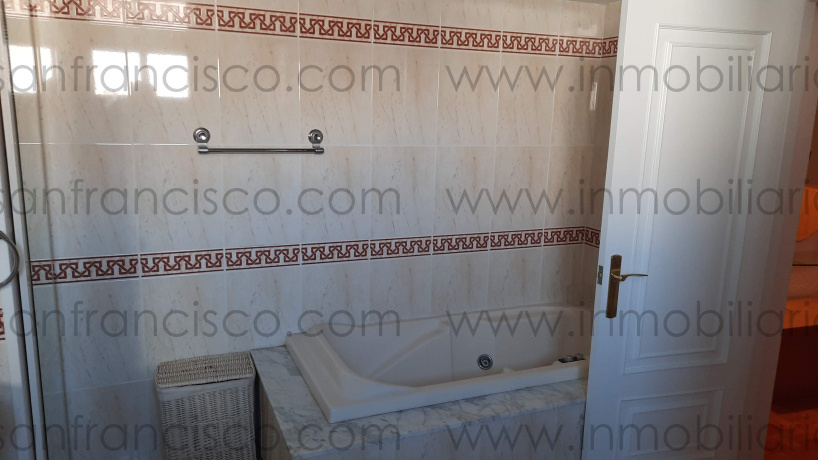 Casco urbano, 5 Habitaciones Habitaciones, ,3 BathroomsBathrooms,Casa,En Venta,1137