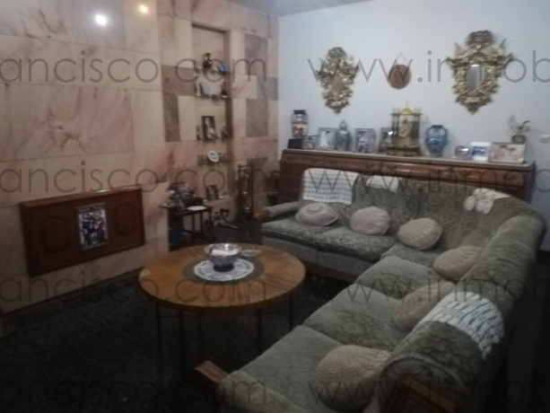 Casco urbano, 8 Habitaciones Habitaciones, ,3 BathroomsBathrooms,Casa,En Venta,1139