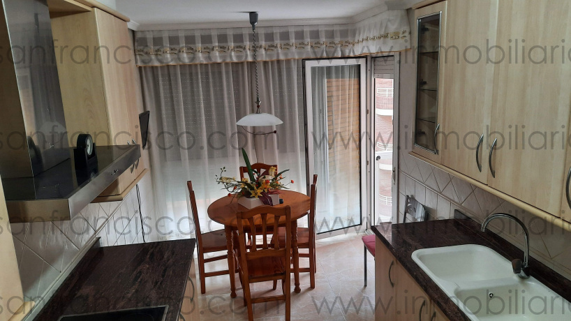 Pais Valencia, 4 Habitaciones Habitaciones, ,2 BathroomsBathrooms,Piso,En Venta,3,1142