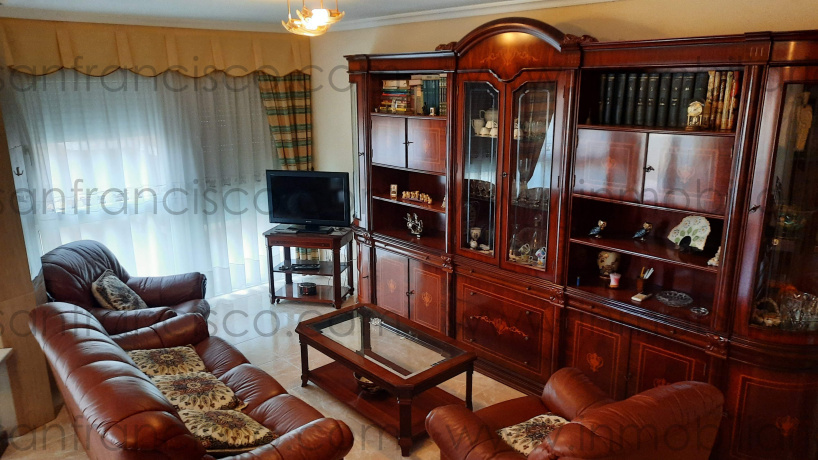 Pais Valencia, 4 Habitaciones Habitaciones, ,2 BathroomsBathrooms,Piso,En Venta,3,1142