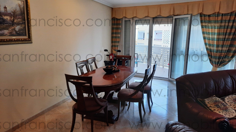 Pais Valencia, 4 Habitaciones Habitaciones, ,2 BathroomsBathrooms,Piso,En Venta,3,1142