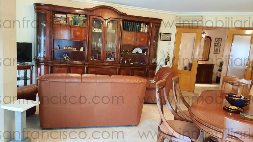 Pais Valencia, 4 Habitaciones Habitaciones, ,2 BathroomsBathrooms,Piso,En Venta,3,1142