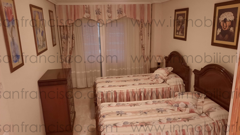 Pais Valencia, 4 Habitaciones Habitaciones, ,2 BathroomsBathrooms,Piso,En Venta,3,1142